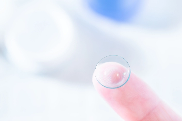 ③ ソフトコンタクトレンズ